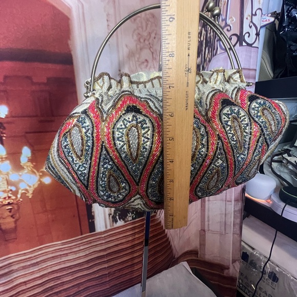 Vintage Exquisite One of a Kind Beaded Handbag, crossbody chain, Metal handle - Picture 7 of 14